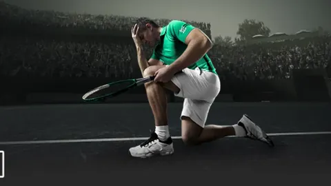 “澳网百胜纪录中断，德约科维奇因伤退赛，体坛关注点转向”